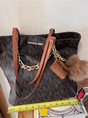 Michael Kors Signature Brown MK Logo
Tote Bag with Gold Chain & Leather Trim
